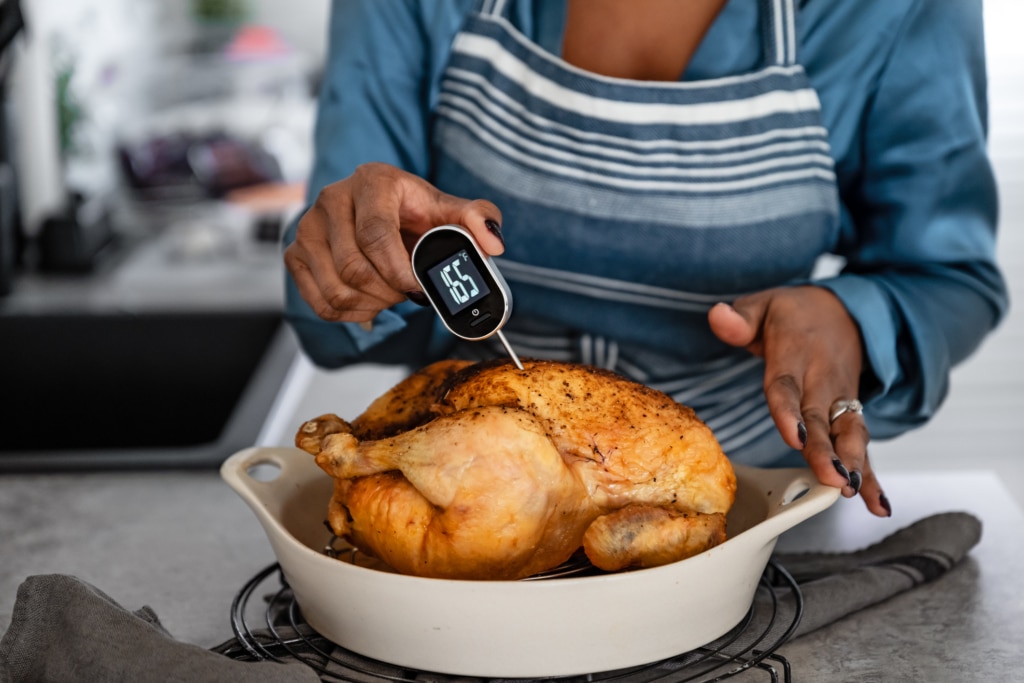 Prendre la température du poulet