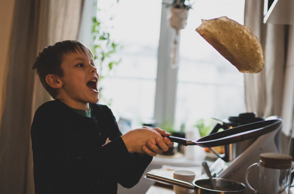 Et hop la crêpe en l'air, un exercice d'adresse