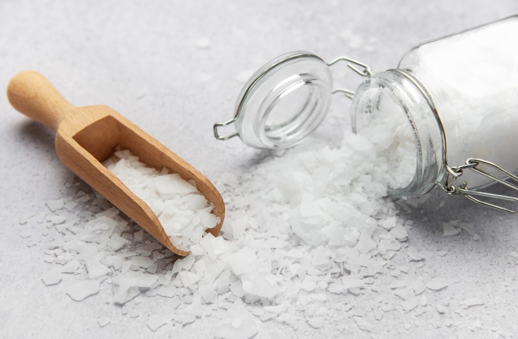 Disponible en flocons, paillettes ou liquide, le chlorure de magnésium - ou nigari - contribue à la confection de tofu