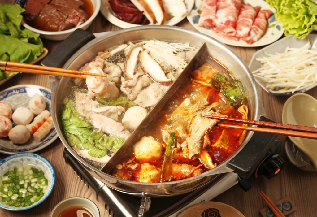 Le hot pot avec séparation permet de varier les saveurs