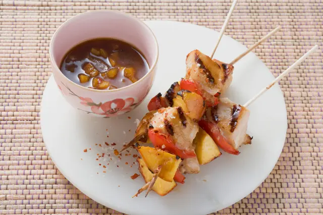 Brochettes de dinde et de pêche
