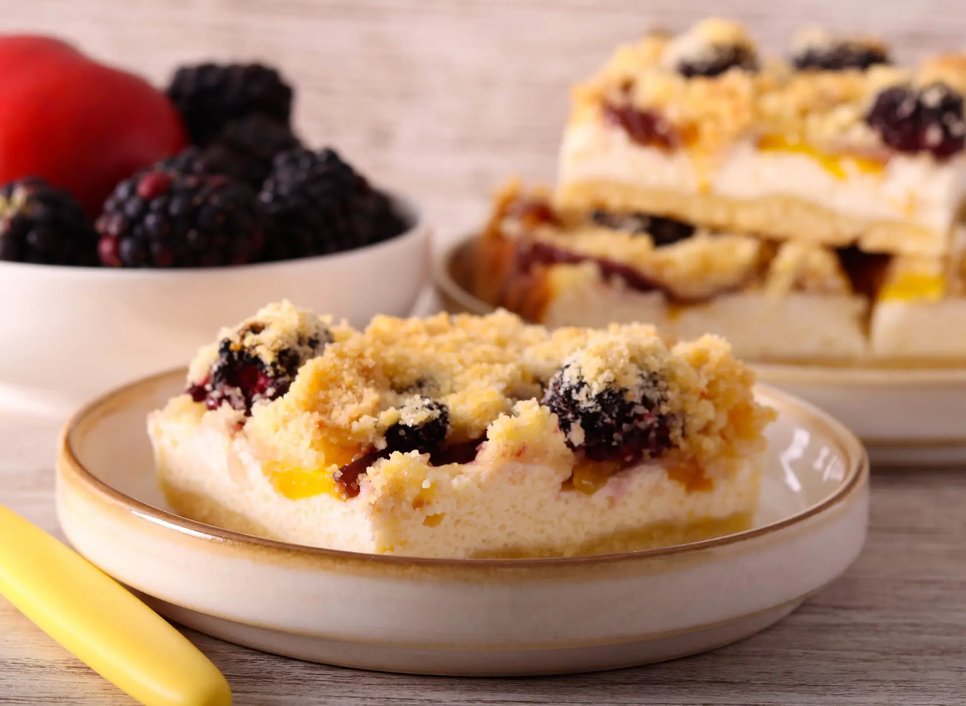 Cheesecake aux mûres et pêches