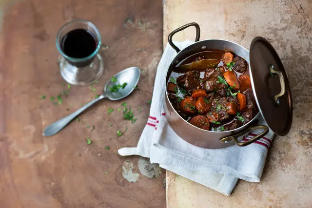 Civet de porc au vin rouge