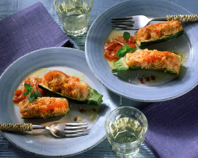 Courgettes farcies au couscous et aux tomates