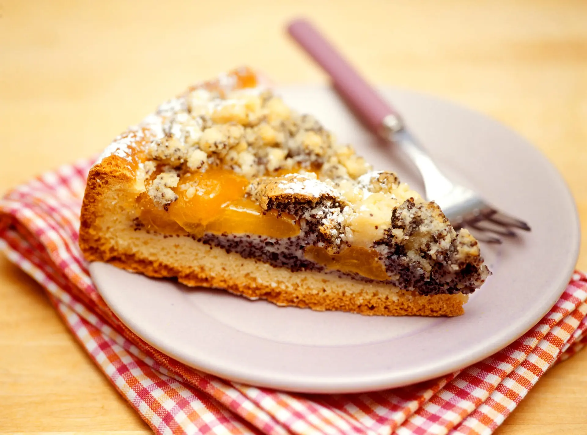Crumble aux graines de pavot et aux abricots