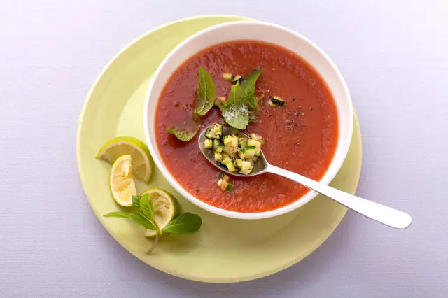 Gaspacho aux courgettes et au citron vert