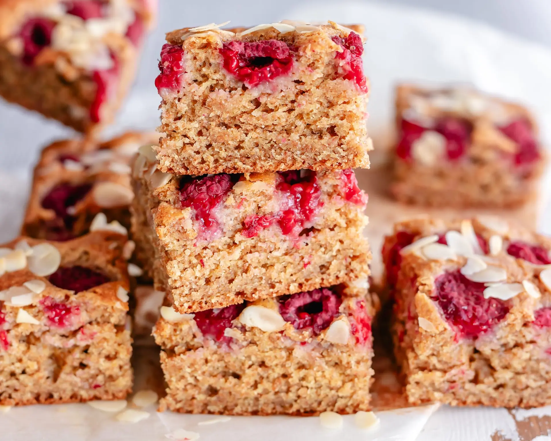 Gâteau aux amandes et aux framboises