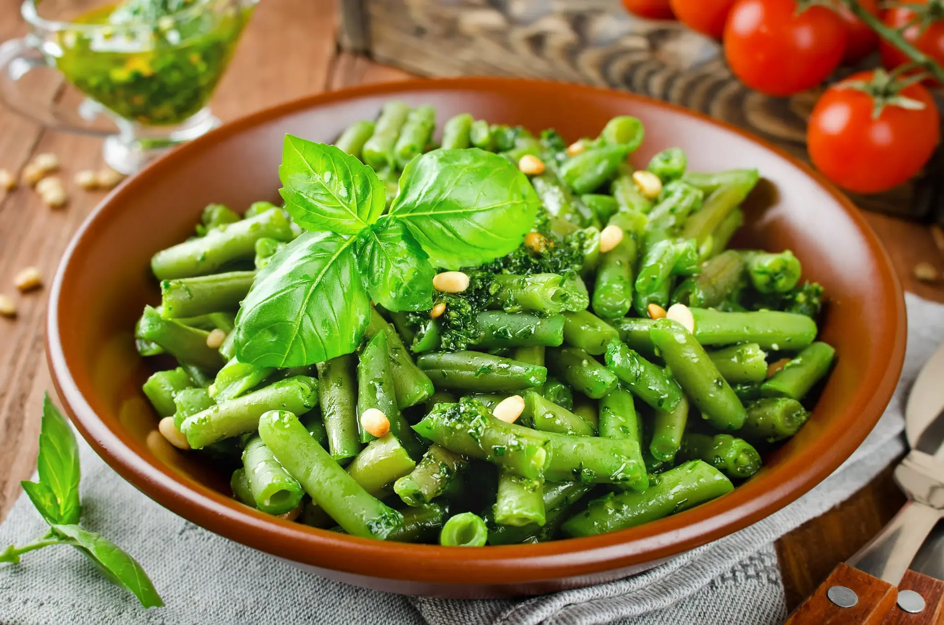 Haricots verts au pesto et pignons de pin