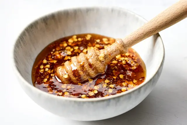 Hot honey (sauce piquante au miel)