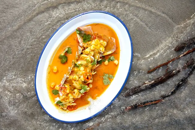 Langouste et maïs choclo sauce piment aji jaune
