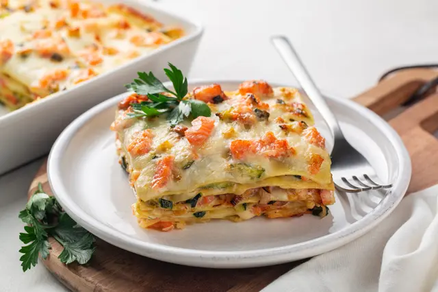 Lasagnes saumon, courgettes, béchamel, parmesan et poireau