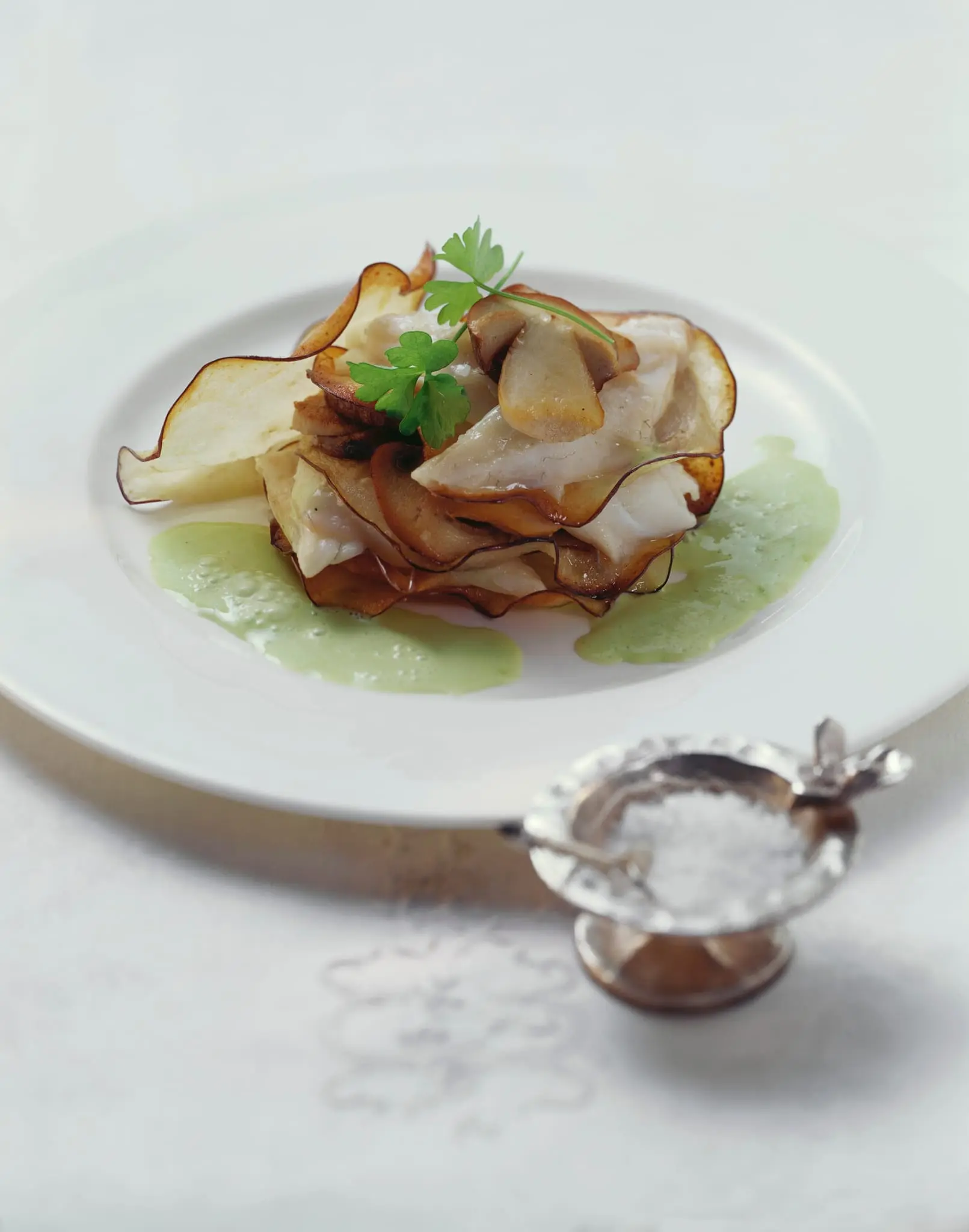 Millefeuilles de turbot, cèpes et aubergines