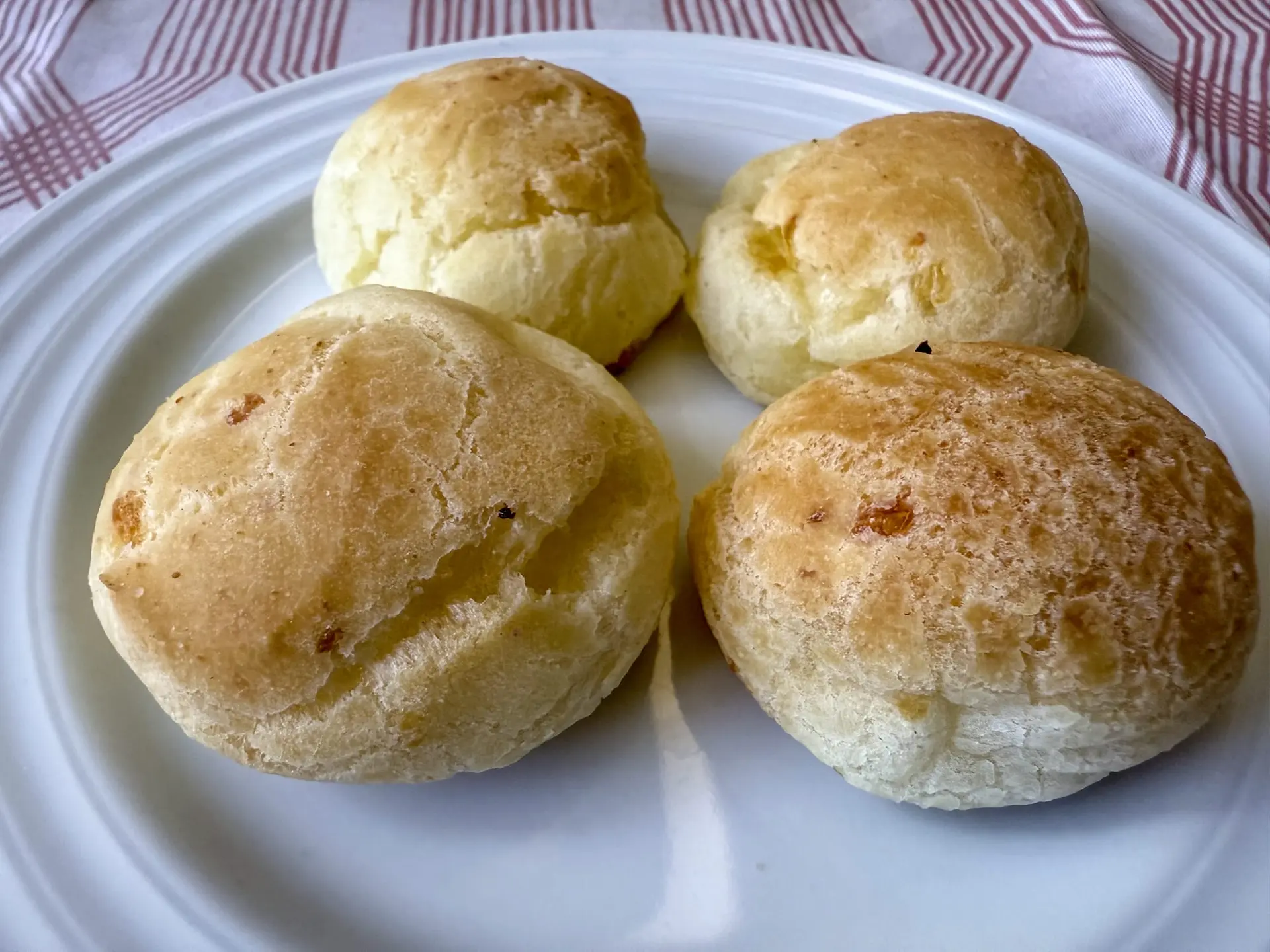 Pao de quejo (pain brésilien au fromage)