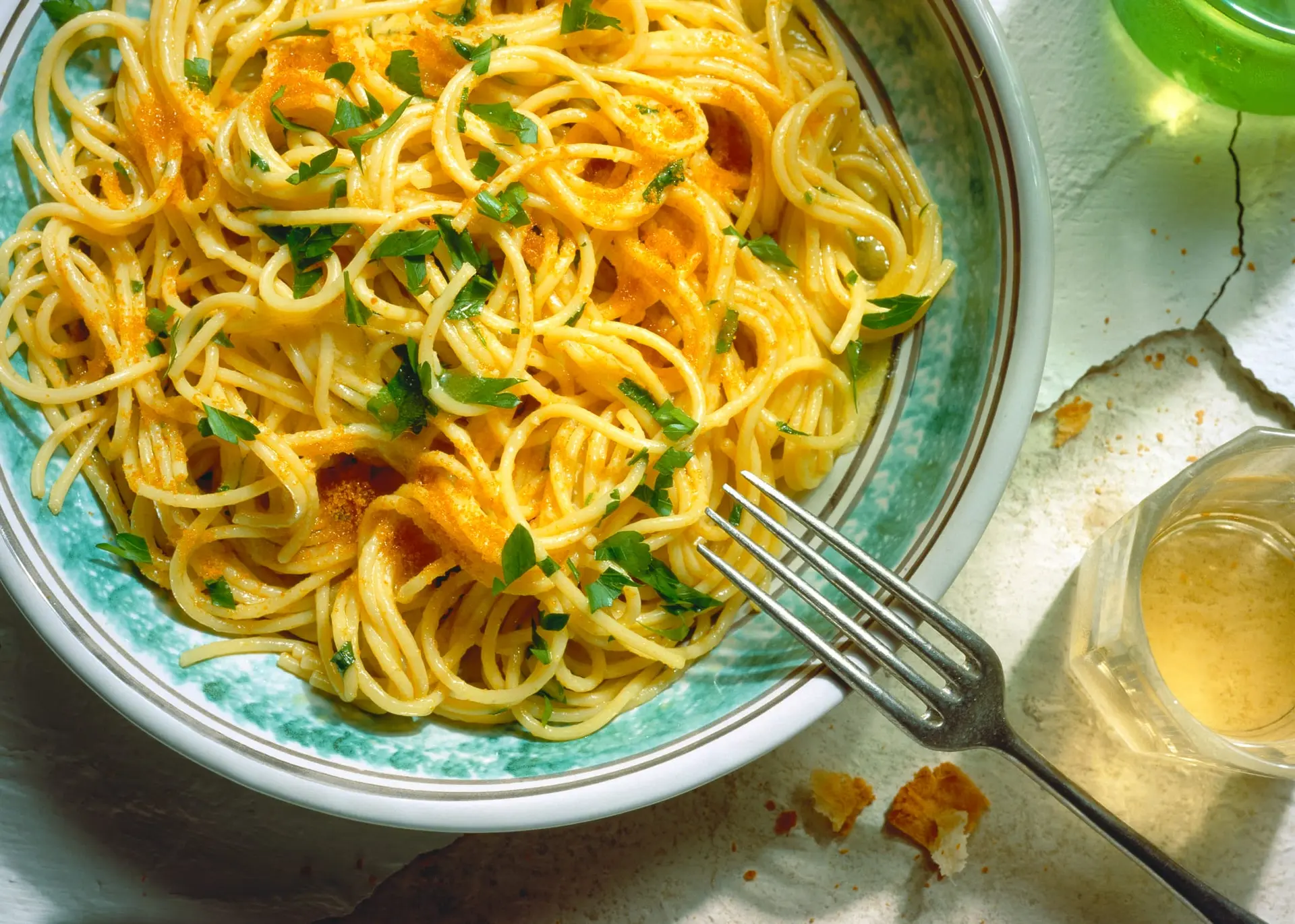 Pâtes à la sauce aux œufs de poisson (alla bottarga)