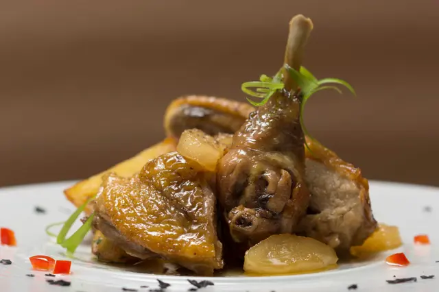 Pintade rôtie aux pommes de terre