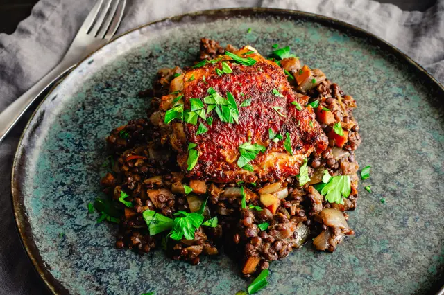 Poulet berbère croustillant aux lentilles éthiopiennes