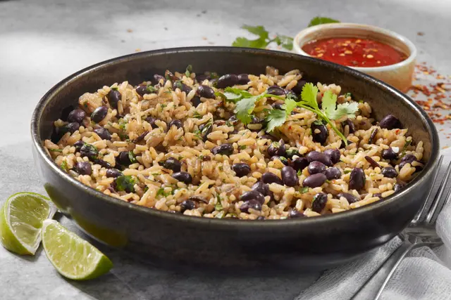 Riz aux haricots noirs et au citron vert