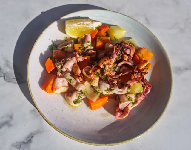 Salade de fruits de mer (crevettes, moules, calamars)
