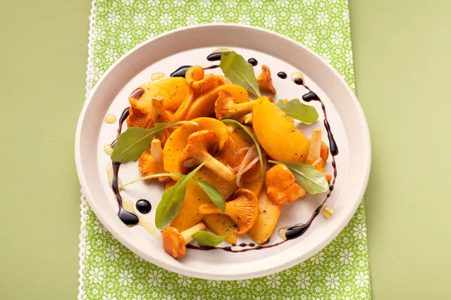 Salade de girolles et de pêches