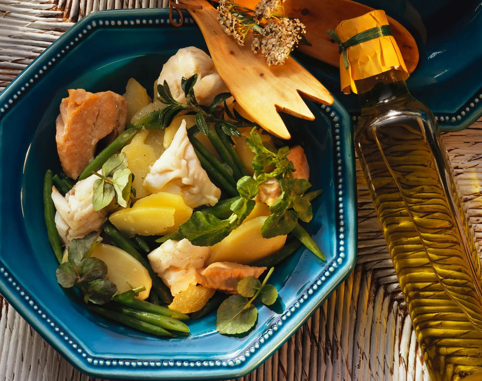Salade de poisson provençale aux haricots et au cresson