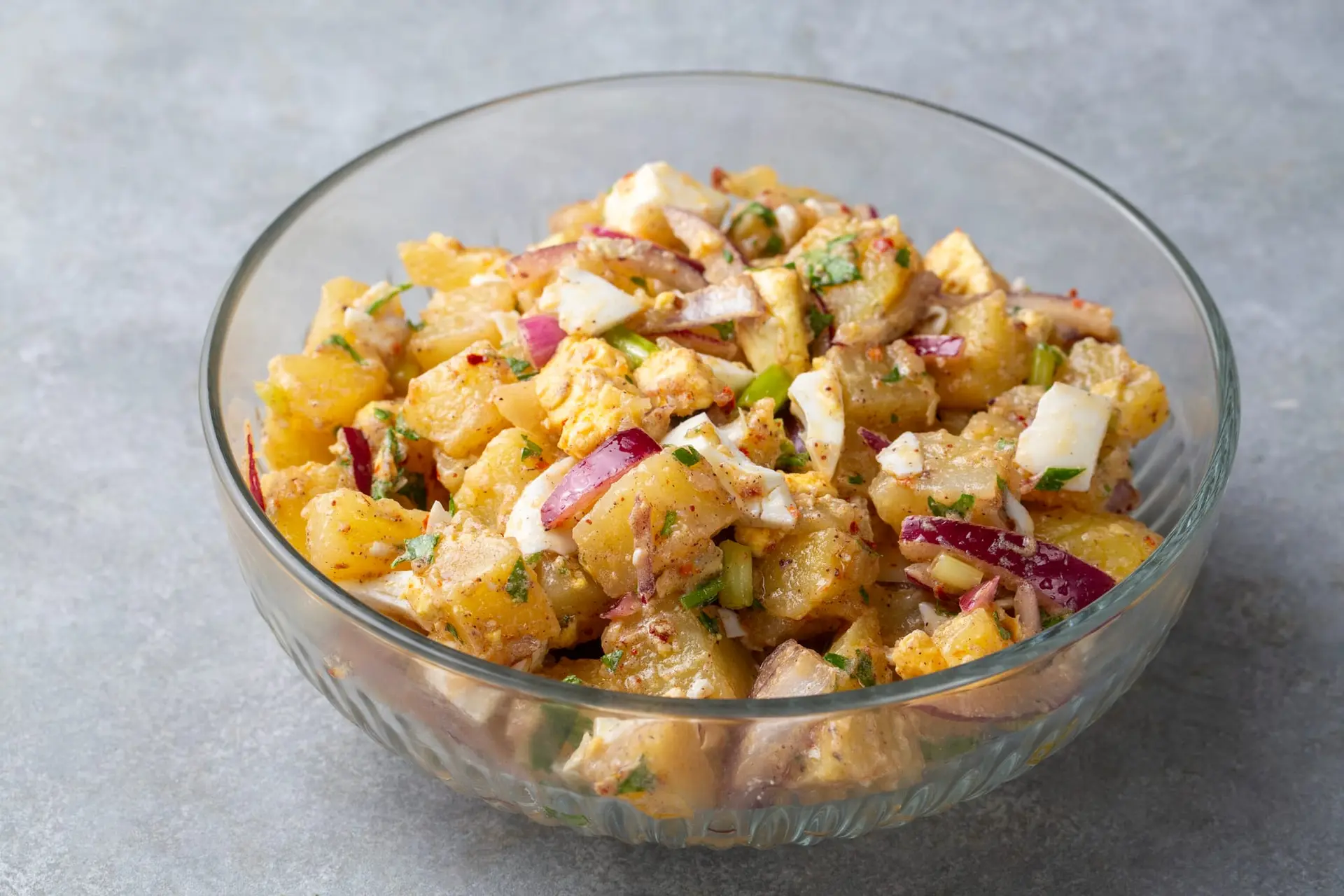 Salade de pommes de terre au persil et à l’oignon