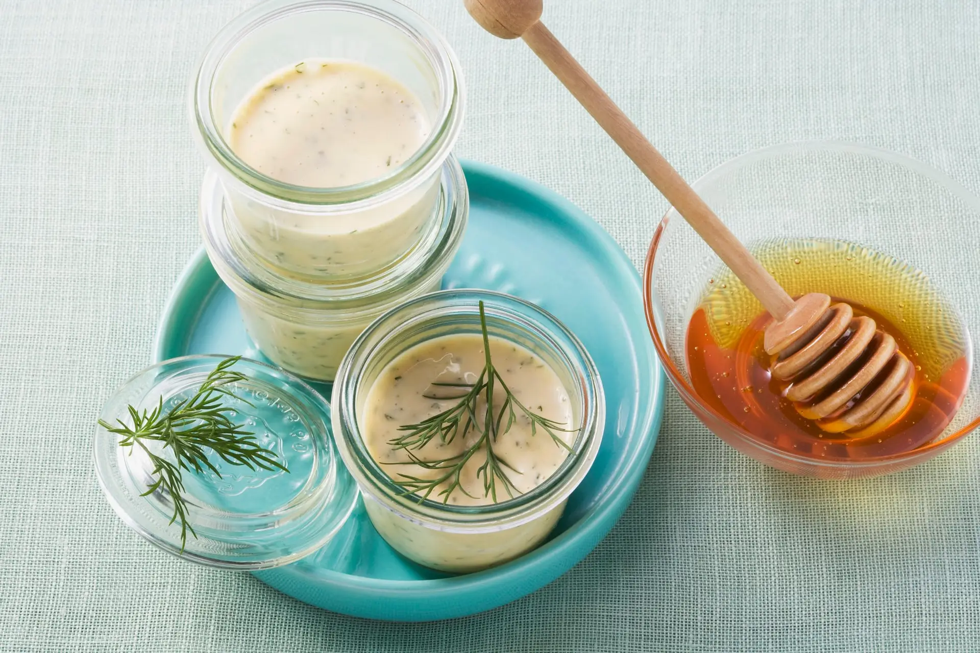 Sauce au miel et à l'aneth