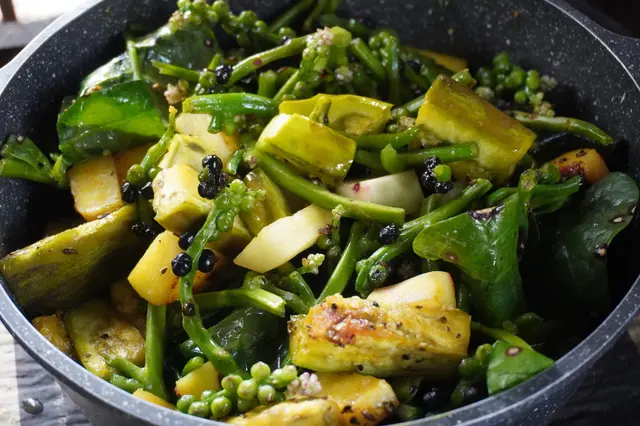 Sauté de légumes au poivre