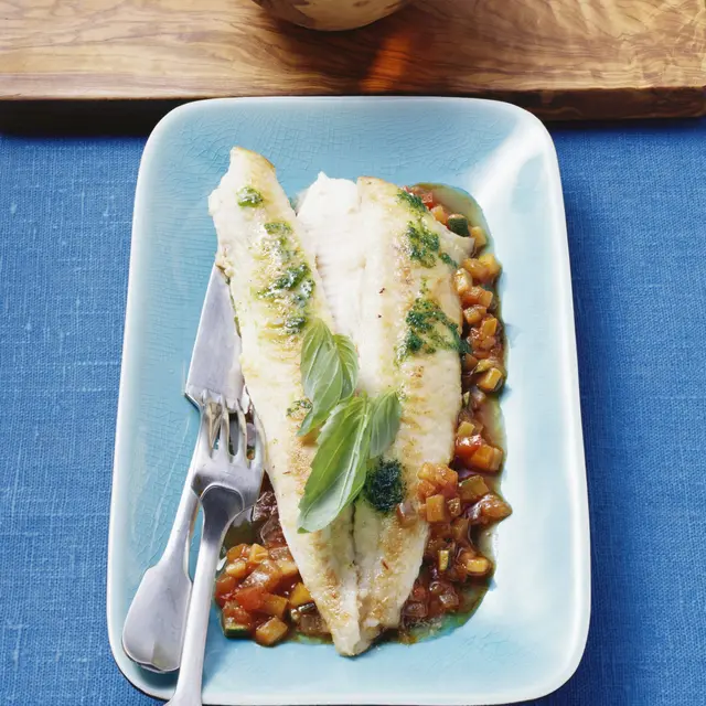 Sole frite à la sauce ratatouille