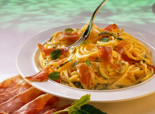 Spaghettis à la sauce aux courgettes et au citron