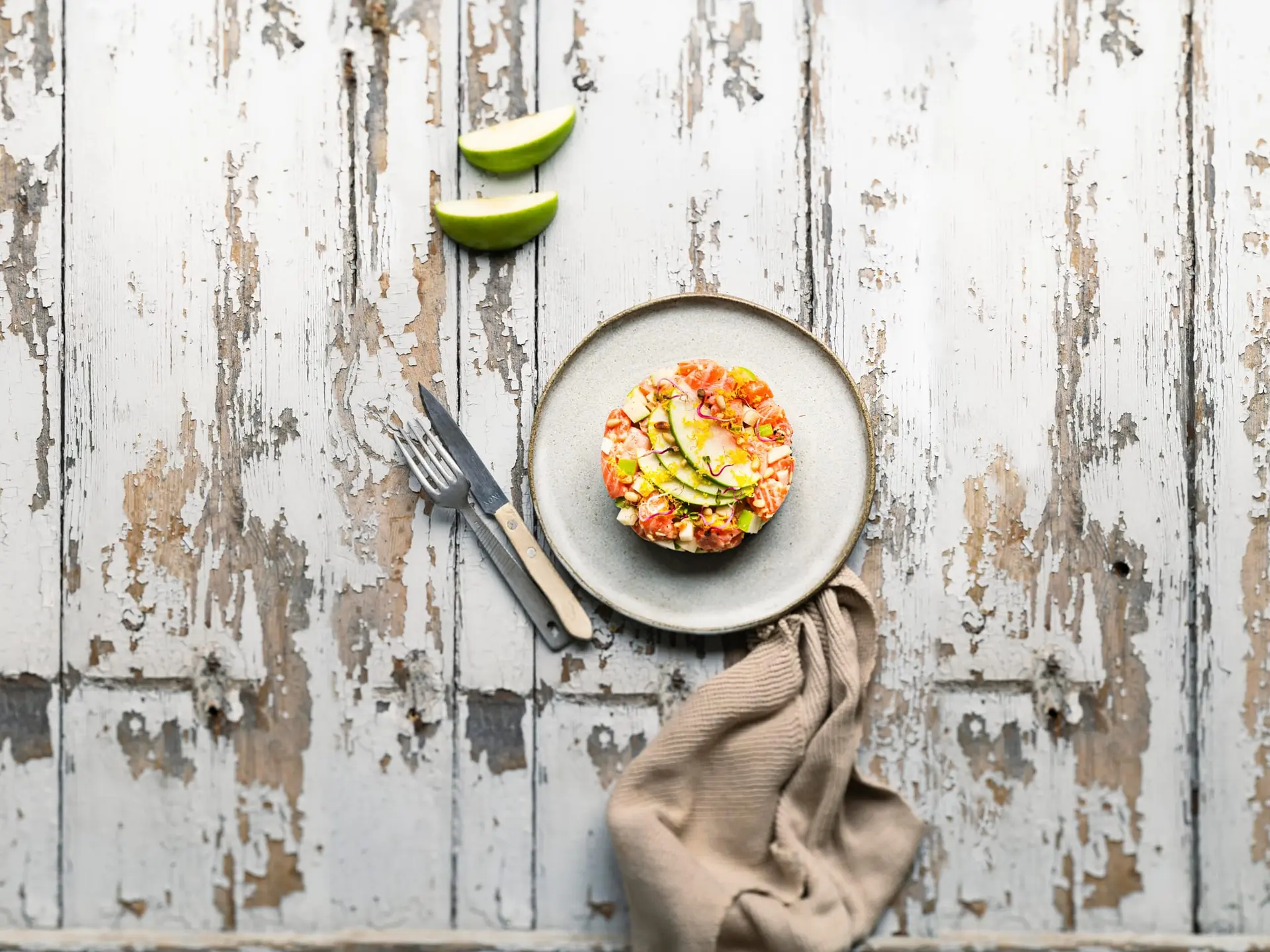 Tartare de saumon à la pomme verte et au gingembre