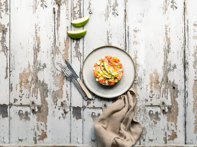 Tartare de saumon à la pomme verte et au gingembre