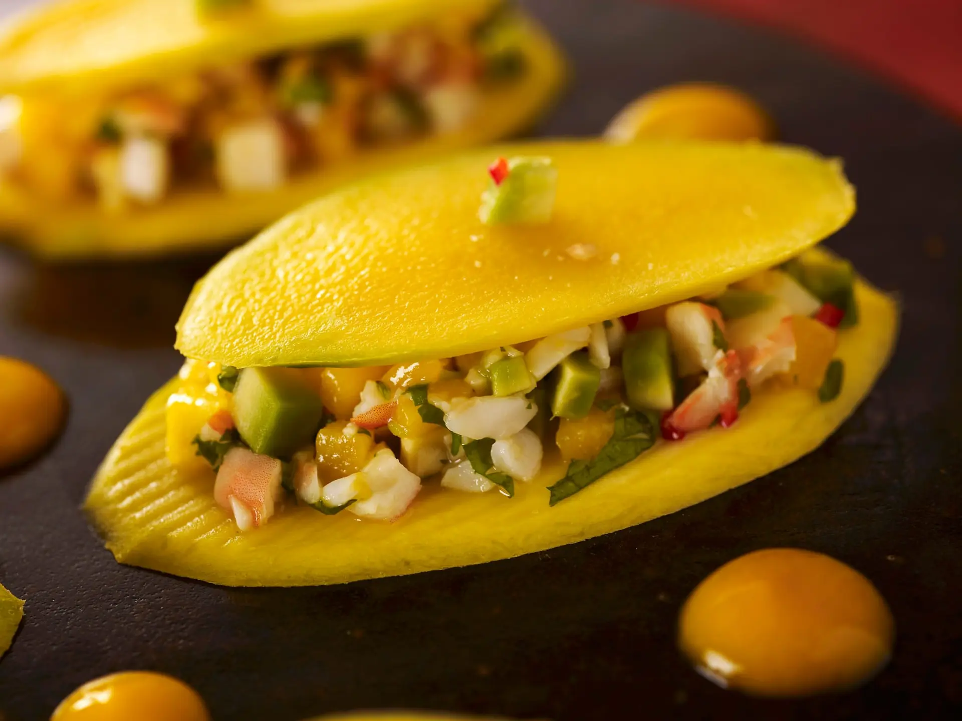 Tranches de mangue avec salade de crevettes