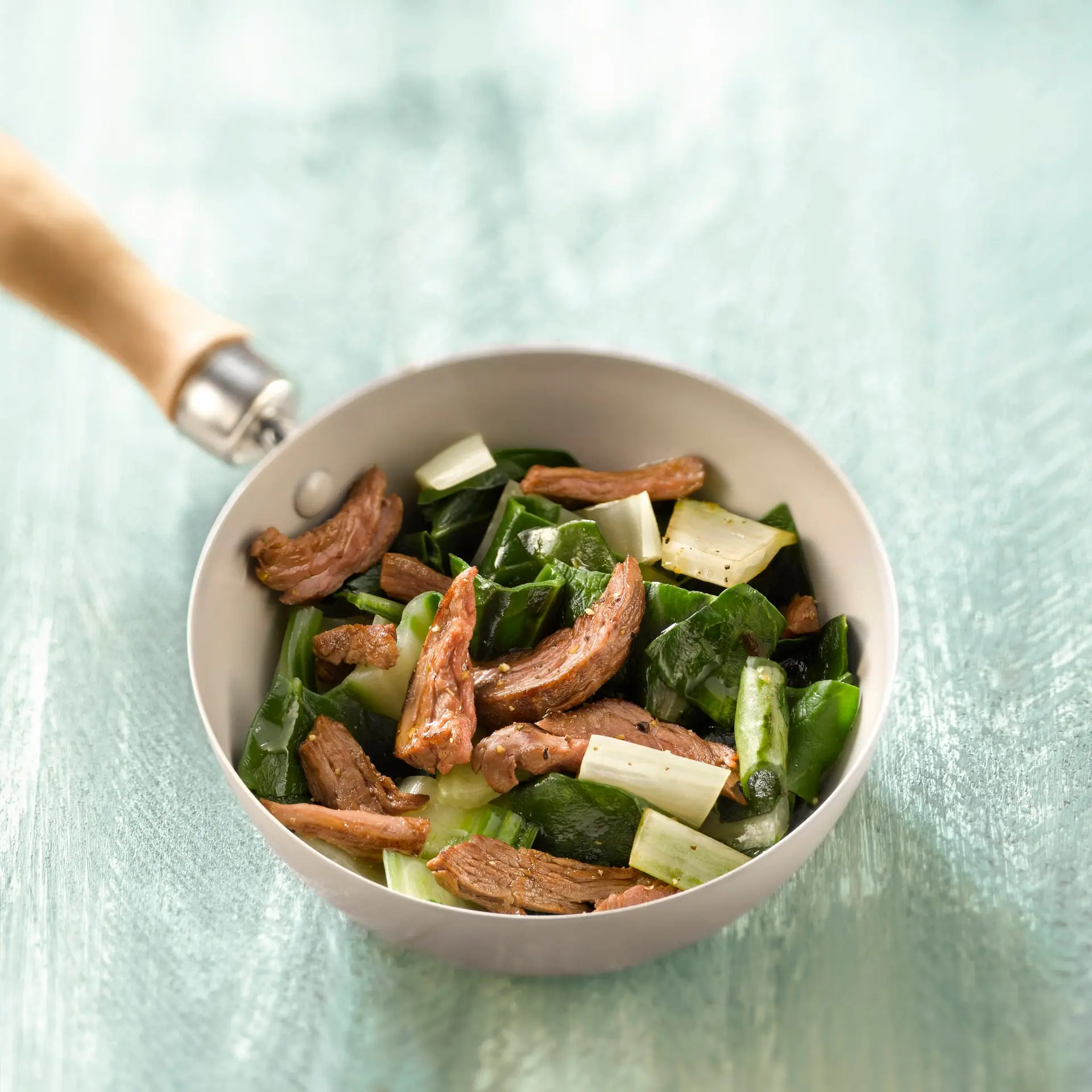 Wok de blettes au bœuf
