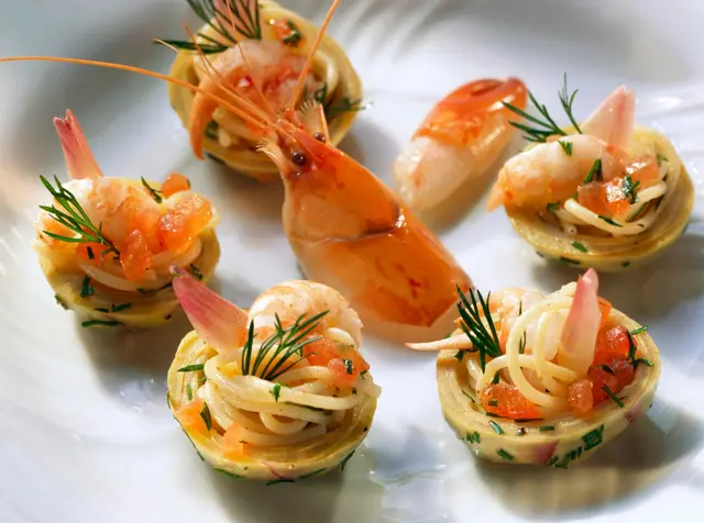 Cœurs d'artichauts farcis aux crevettes et spaghetti