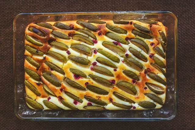 Gâteau au fromage aux feijoas et framboises