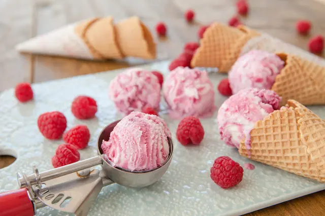 Glace à la framboise