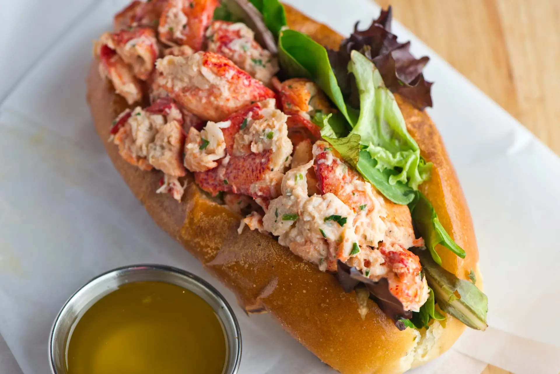 Hot dog de homard, mayo céleri et citron
