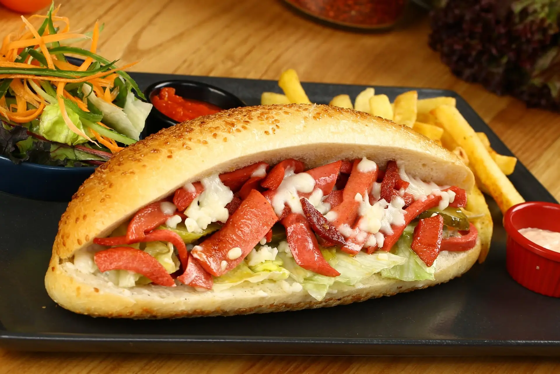 Kumru, sandwich turc à la saucisse