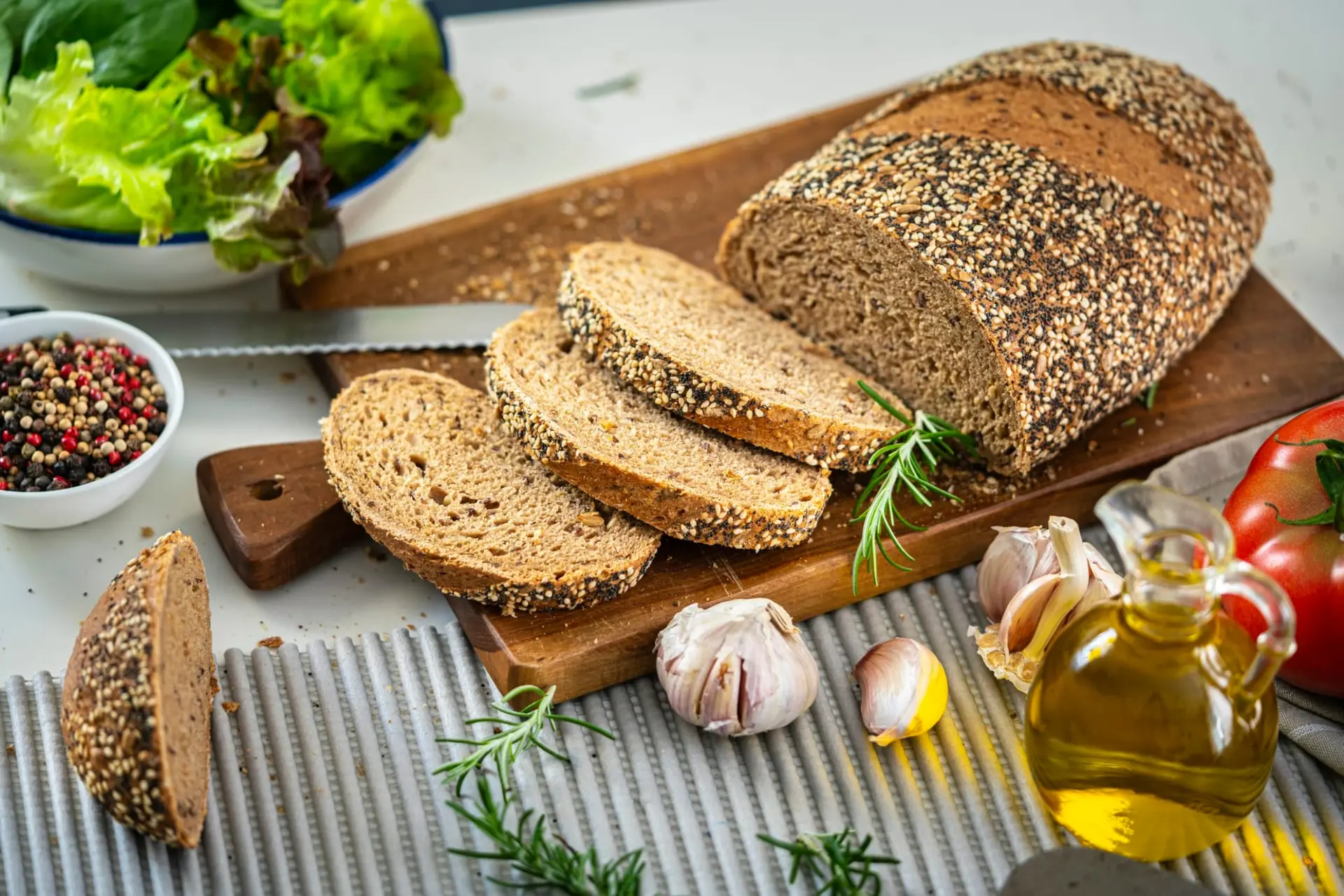 Pain de seigle aux graines de sésame et de pavot