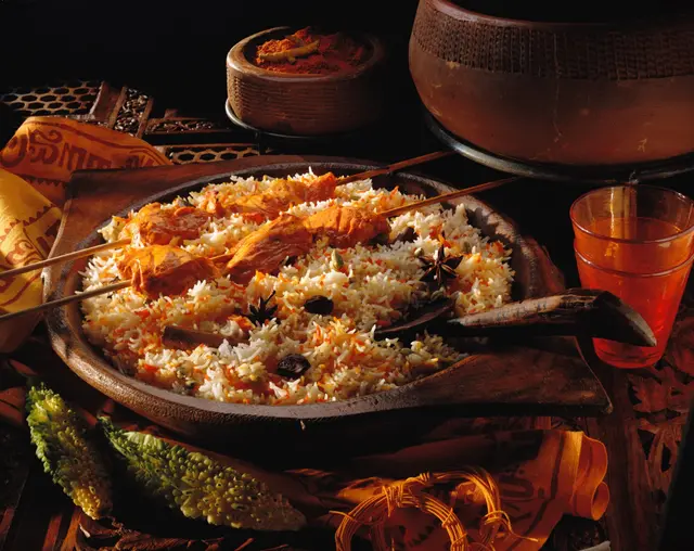 Riz pulao et brochettes de mérou mariné