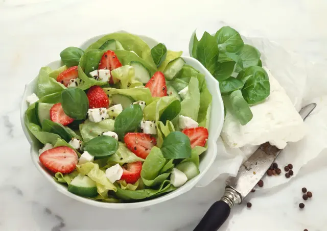 Salade de fruits au fromage de brebis