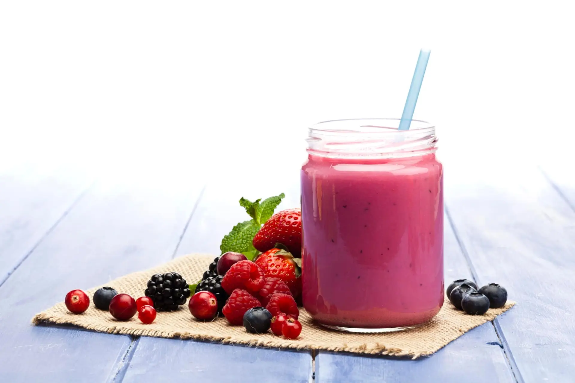 Smoothie aux fruits rouges