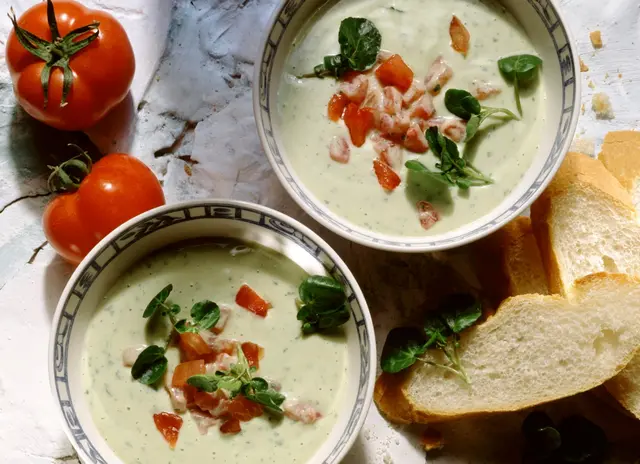 Soupe à l'avocat et au cresson