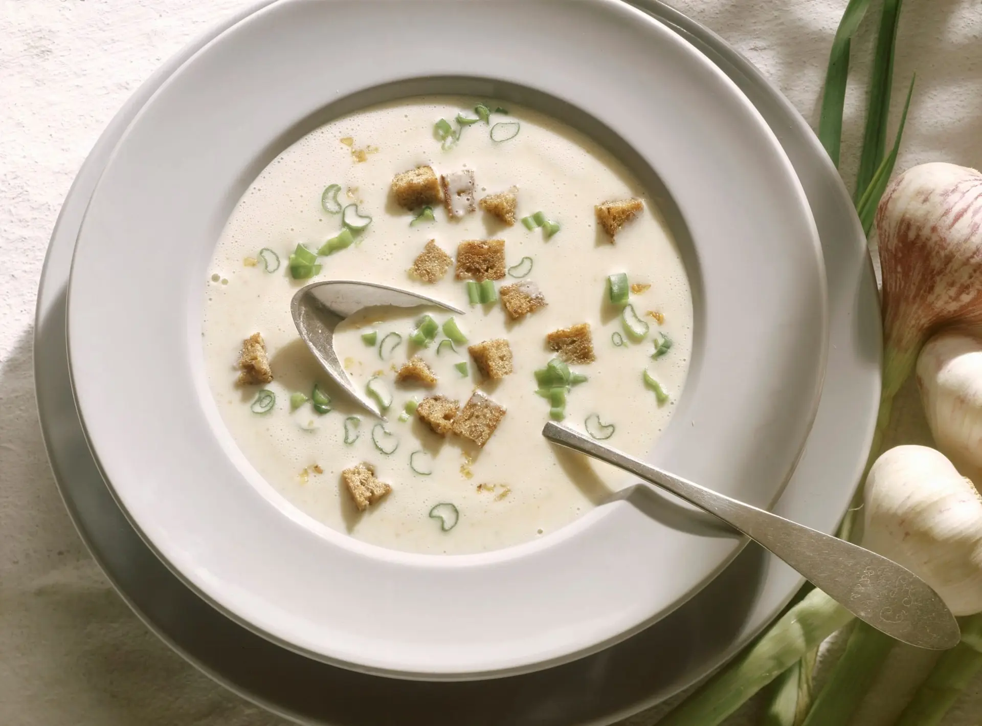 Soupe à la crème d'ail à la mode d'Innsbruck