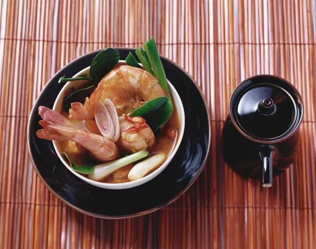 Soupe de crevettes aux feuilles de combava