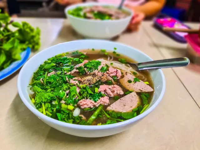 Soupe vietnamienne aux nouilles au bœuf (Phở Bò)