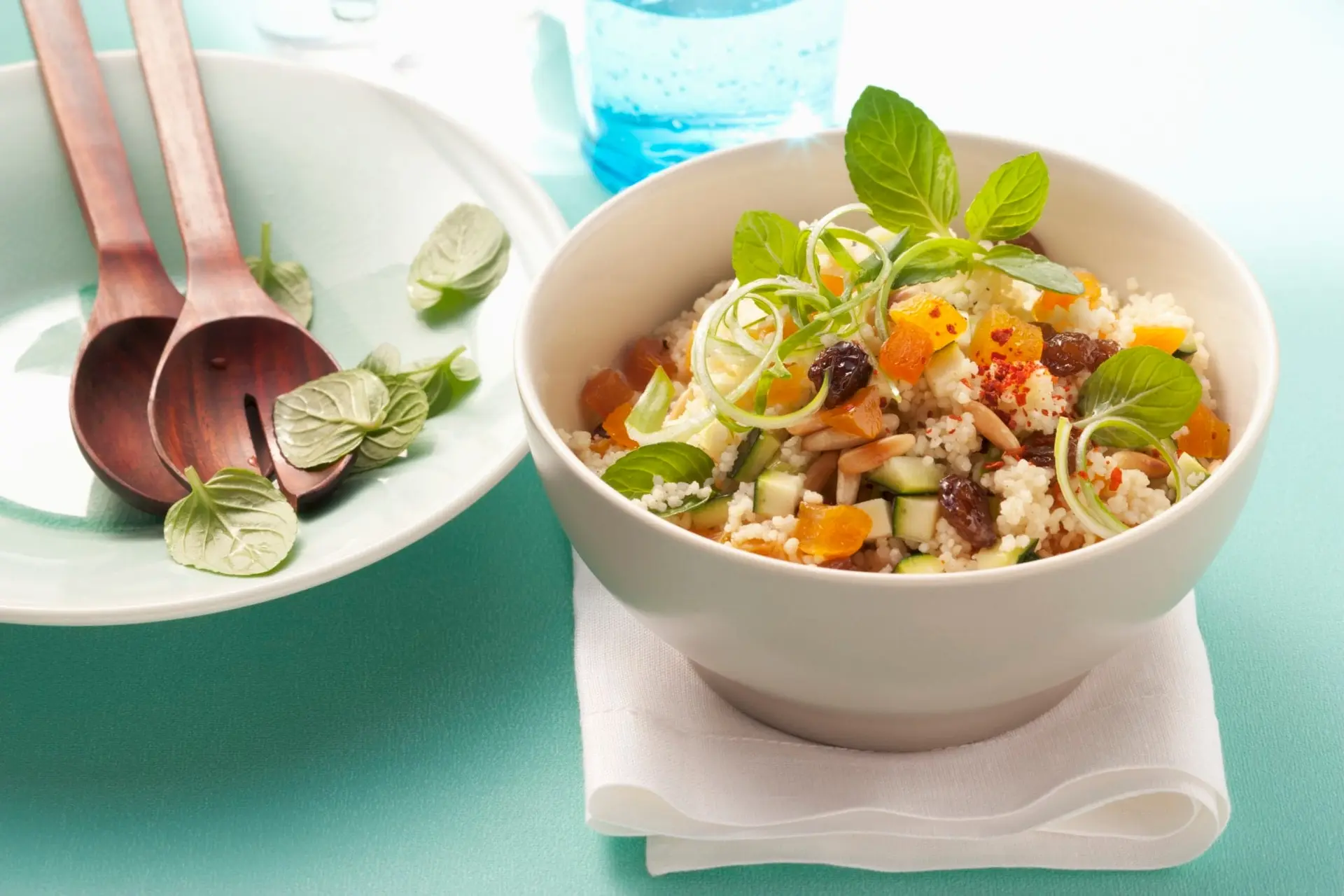 Taboulé avec courgettes, fruits secs et pignons de pin