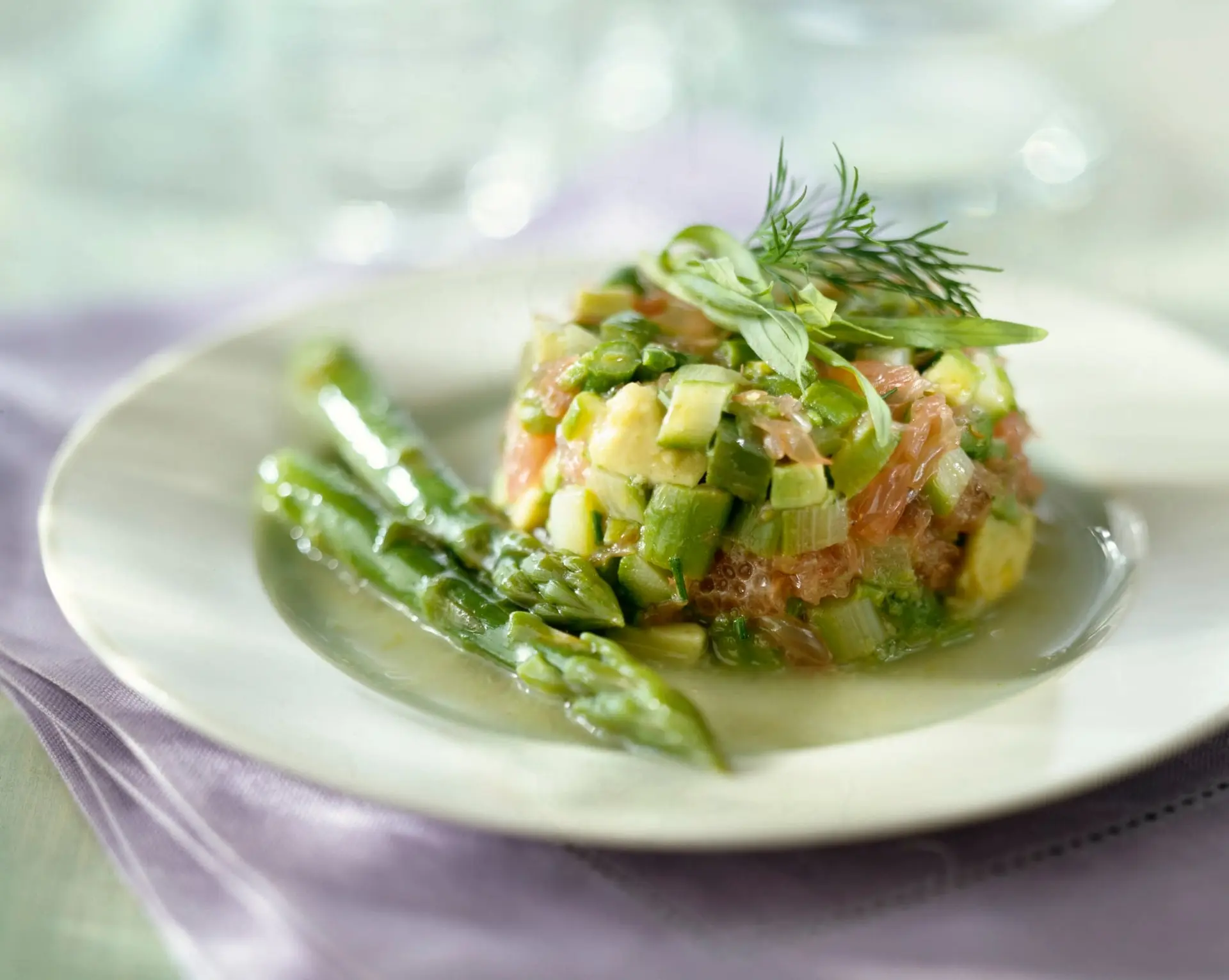 Tartare d'asperges vertes et de pamplemousse