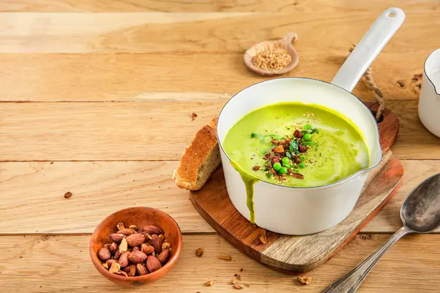 Velouté de Petits Pois et Amandes