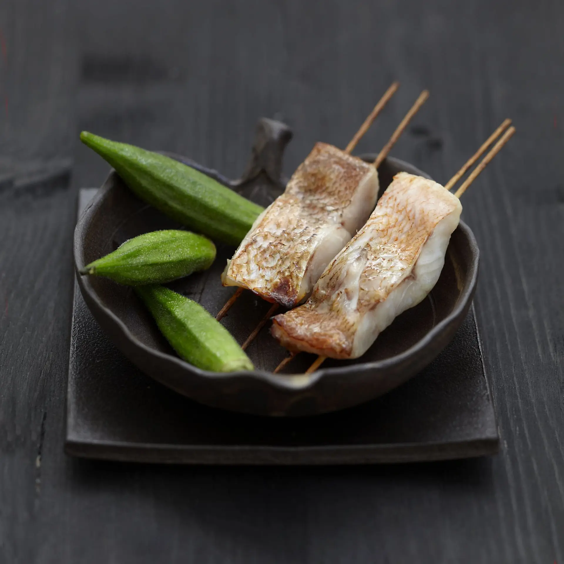 Yakitoris de cabillaud mariné sauce miso